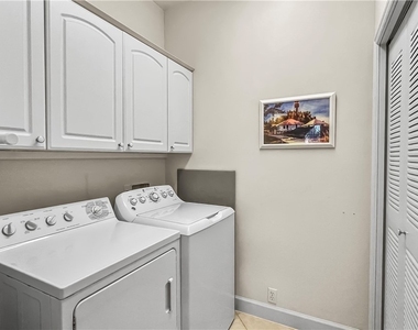 9121 S Southmont Cove - Photo Thumbnail 19
