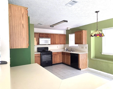 17006 Dusty Mill Drive E - Photo Thumbnail 12