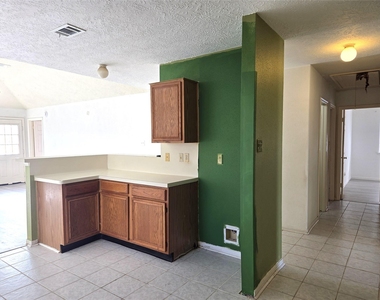 17006 Dusty Mill Drive E - Photo Thumbnail 16