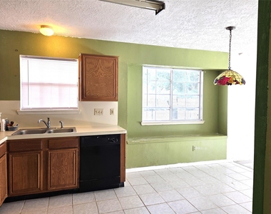 17006 Dusty Mill Drive E - Photo Thumbnail 14