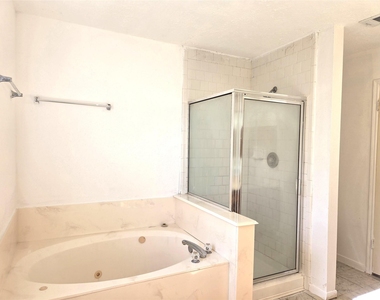 17006 Dusty Mill Drive E - Photo Thumbnail 25