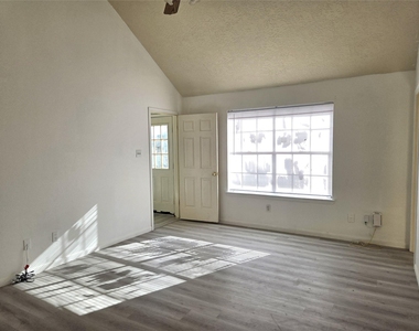17006 Dusty Mill Drive E - Photo Thumbnail 24