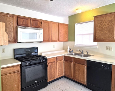 17006 Dusty Mill Drive E - Photo Thumbnail 15