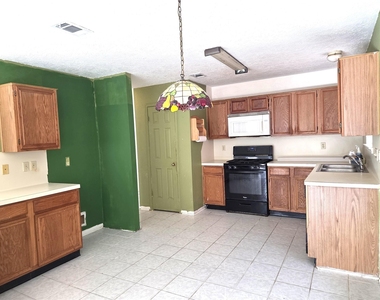 17006 Dusty Mill Drive E - Photo Thumbnail 11