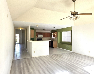 17006 Dusty Mill Drive E - Photo Thumbnail 8