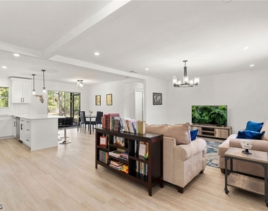 614 Canton Avenue - Photo Thumbnail 2