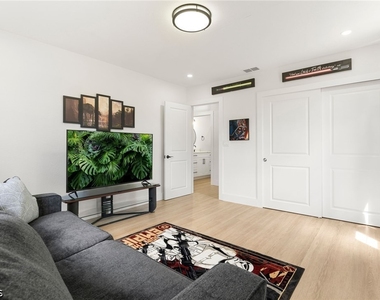 614 Canton Avenue - Photo Thumbnail 12