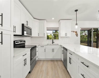 614 Canton Avenue - Photo Thumbnail 10
