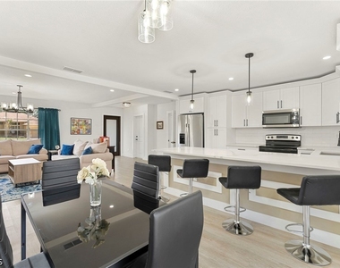 614 Canton Avenue - Photo Thumbnail 5