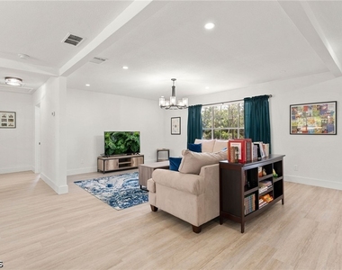 614 Canton Avenue - Photo Thumbnail 3