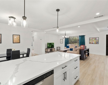 614 Canton Avenue - Photo Thumbnail 9