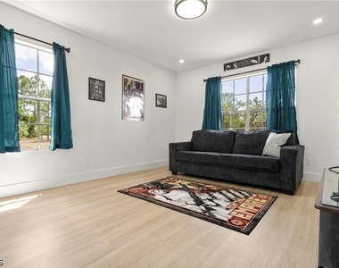 614 Canton Avenue - Photo Thumbnail 11