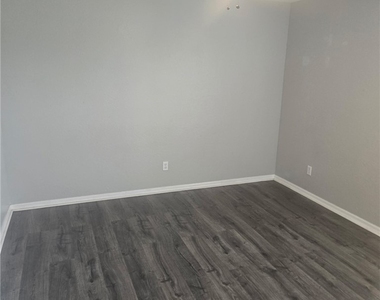838 Sw 47th Terrace - Photo Thumbnail 8