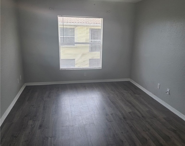 838 Sw 47th Terrace - Photo Thumbnail 9