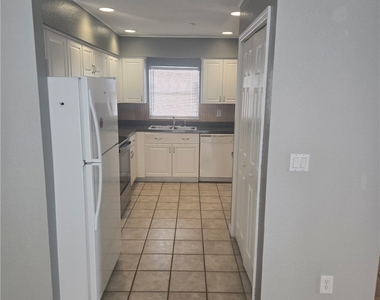 838 Sw 47th Terrace - Photo Thumbnail 13