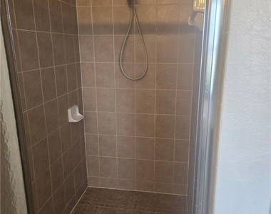 838 Sw 47th Terrace - Photo Thumbnail 6