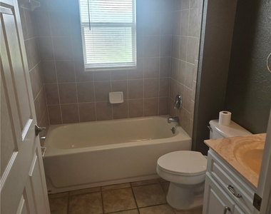 838 Sw 47th Terrace - Photo Thumbnail 11