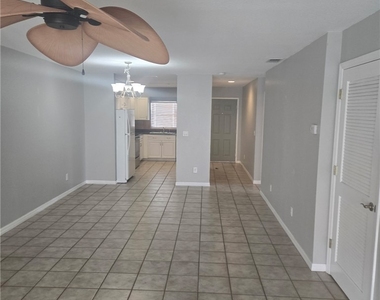838 Sw 47th Terrace - Photo Thumbnail 4