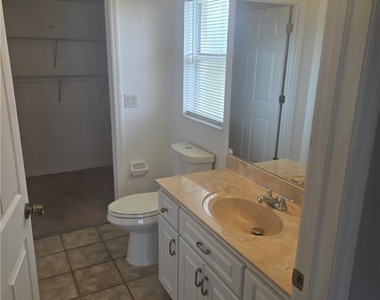 838 Sw 47th Terrace - Photo Thumbnail 7