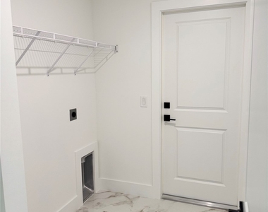 709 Ledge Street - Photo Thumbnail 4