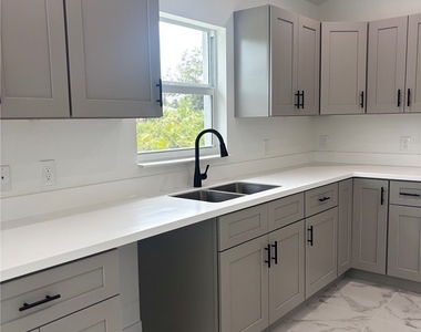 709 Ledge Street - Photo Thumbnail 7