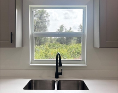 709 Ledge Street - Photo Thumbnail 8