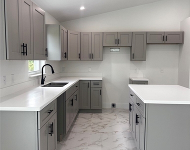 709 Ledge Street - Photo Thumbnail 9