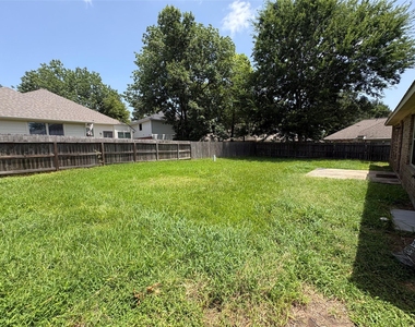 3721 Whisper Walk - Photo Thumbnail 19