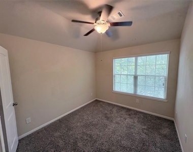 3721 Whisper Walk - Photo Thumbnail 12