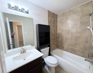 3721 Whisper Walk - Photo Thumbnail 13