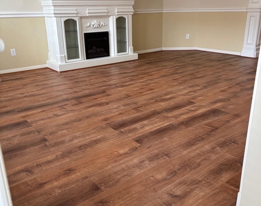 903 Christopher - Photo Thumbnail 4