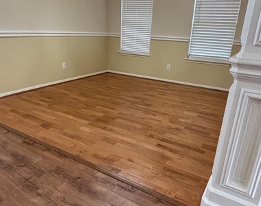 903 Christopher - Photo Thumbnail 5