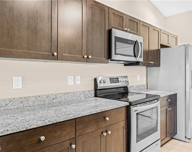 3507 Sw Santa Barbara Place - Photo Thumbnail 16