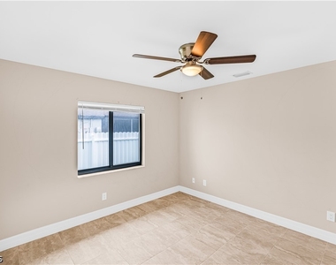 3507 Sw Santa Barbara Place - Photo Thumbnail 9