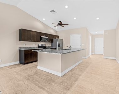 3507 Sw Santa Barbara Place - Photo Thumbnail 13