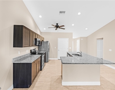 3507 Sw Santa Barbara Place - Photo Thumbnail 15