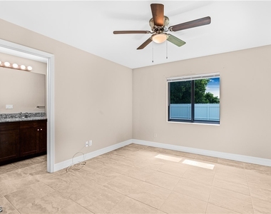 3507 Sw Santa Barbara Place - Photo Thumbnail 11