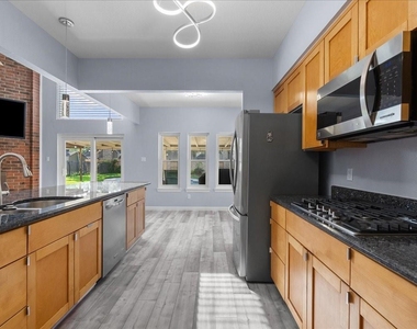 1016 Glenshannon Avenue - Photo Thumbnail 30