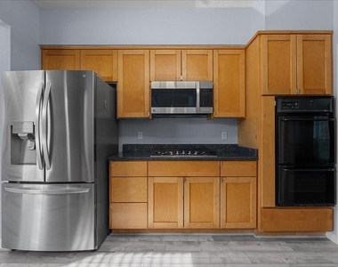 1016 Glenshannon Avenue - Photo Thumbnail 27
