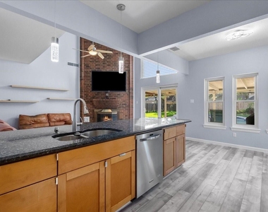 1016 Glenshannon Avenue - Photo Thumbnail 29