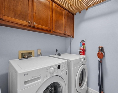 1016 Glenshannon Avenue - Photo Thumbnail 37