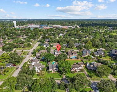 1016 Glenshannon Avenue - Photo Thumbnail 7