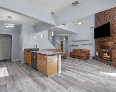 1016 Glenshannon Avenue - Photo Thumbnail 32