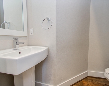 3516 Bastrop Street - Photo Thumbnail 6