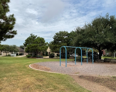 10022 Western Pine Trail - Photo Thumbnail 31