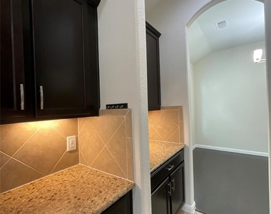 10022 Western Pine Trail - Photo Thumbnail 6