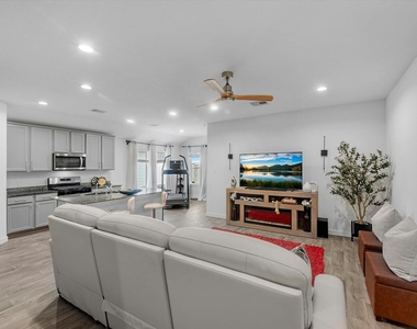 31826 Whittis Hill Way - Photo Thumbnail 3