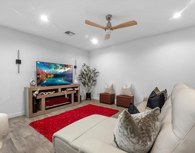 31826 Whittis Hill Way - Photo Thumbnail 7