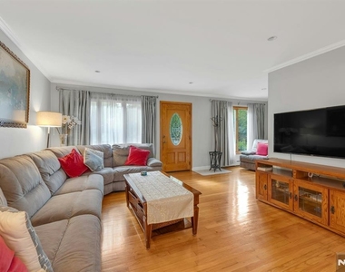 24 Cambridge - Photo Thumbnail 11