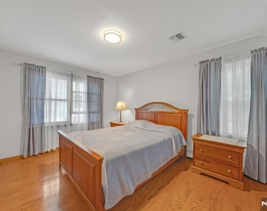 24 Cambridge - Photo Thumbnail 19
